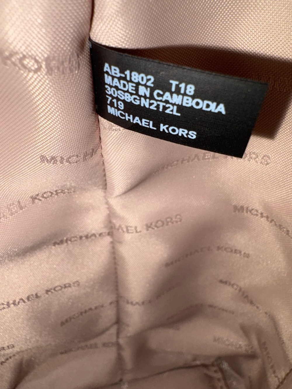 MICHAEL KORS Maddie Medium Tote With Dust Bag - Picture 8 of 8
